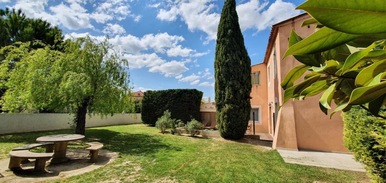 Le Mas Du Colombier Cadenet Exterior photo