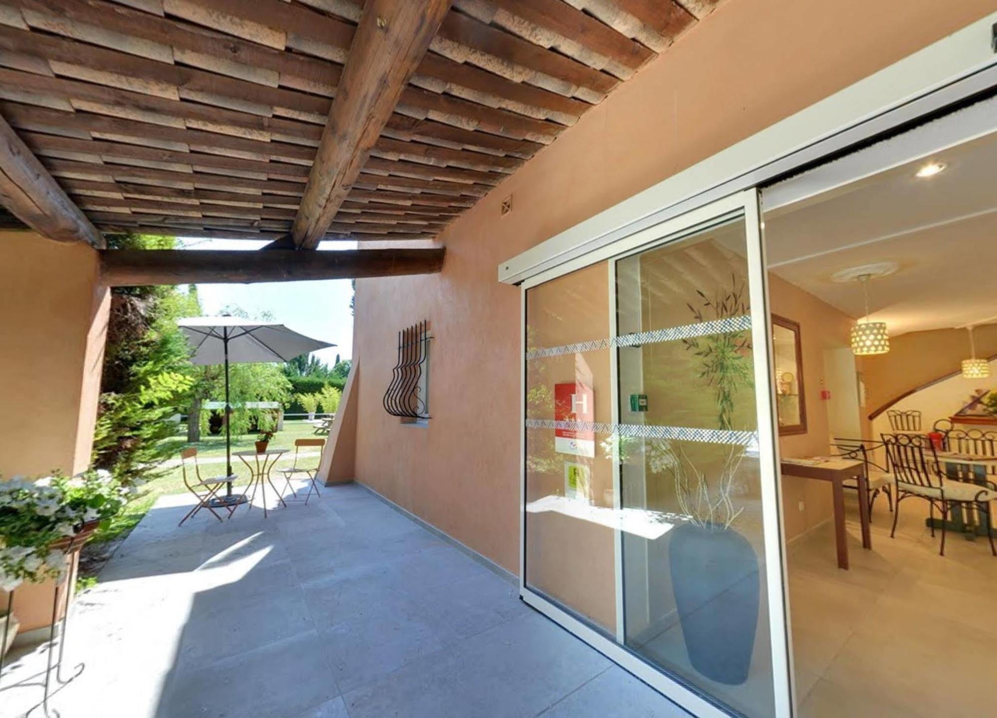 Le Mas Du Colombier Cadenet Exterior photo