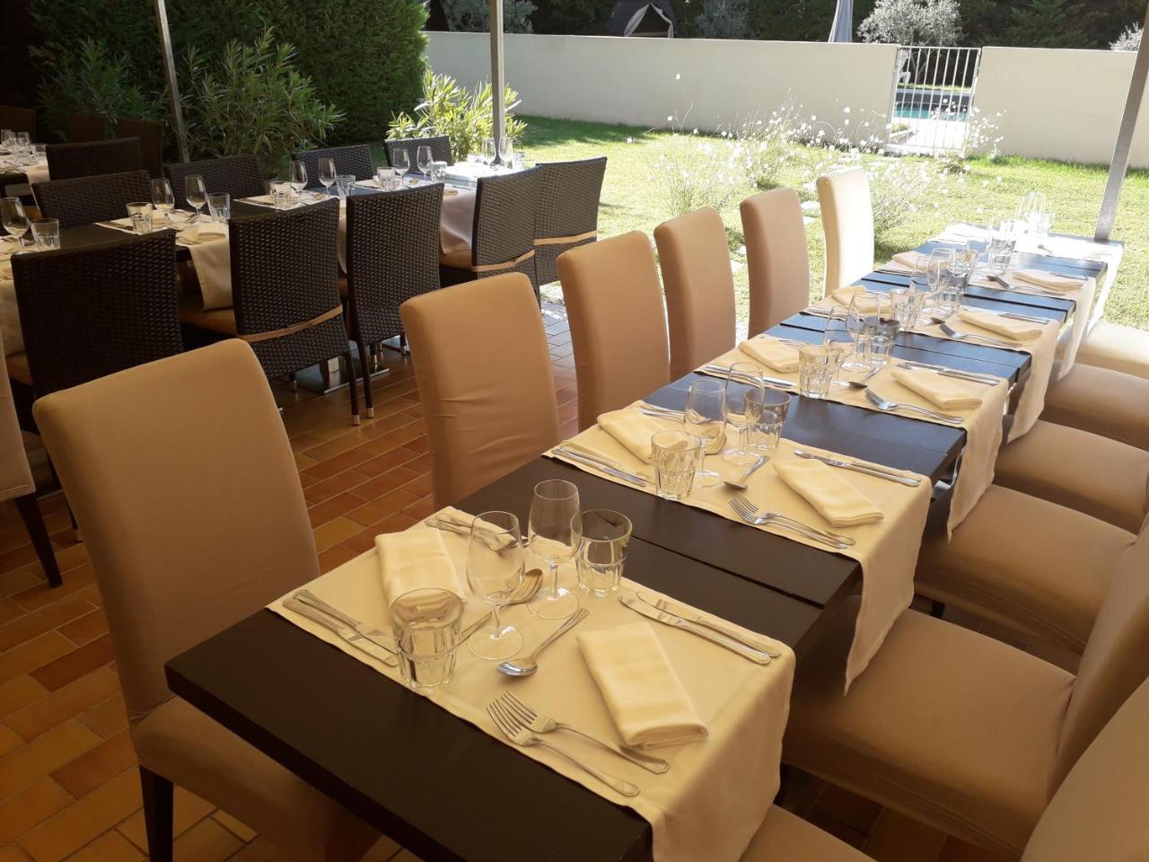 Le Mas Du Colombier Cadenet Exterior photo